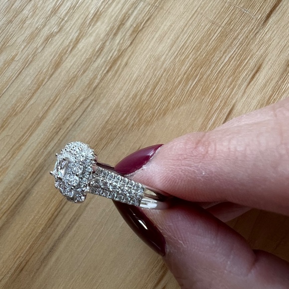 Moissanite Triple Halo Ring – 1.36 CT, VVS1 D Color – 925 Silver – Size 8 - Picture 9 of 9